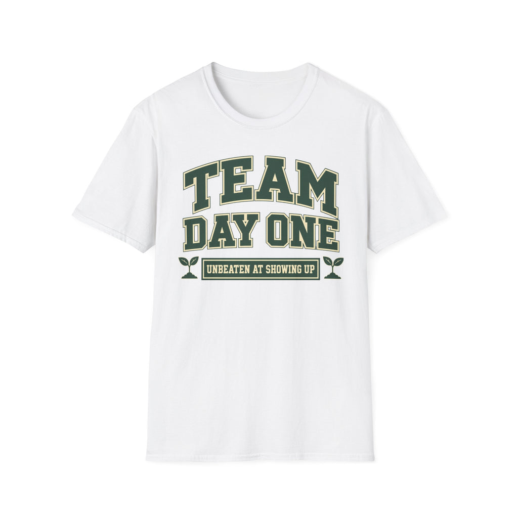 Team Day One T-Shirt – Vintage-Grün Varsity Lettering, Treue & Teamgeist