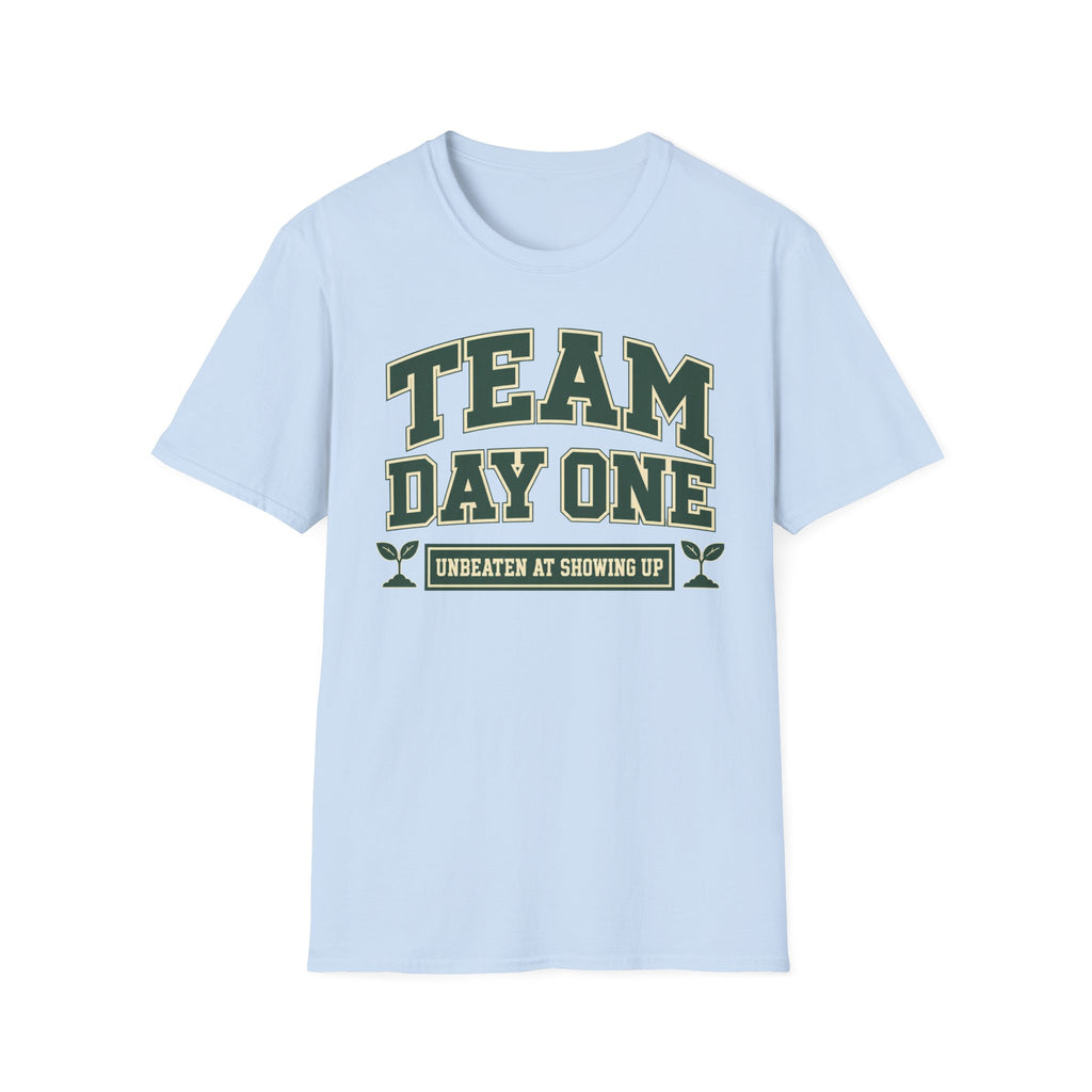 Team Day One T-Shirt – Vintage-Grün Varsity Lettering, Treue & Teamgeist