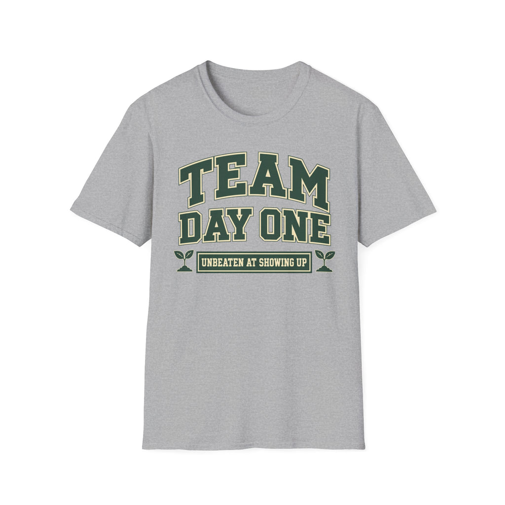 Team Day One T-Shirt – Vintage-Grün Varsity Lettering, Treue & Teamgeist